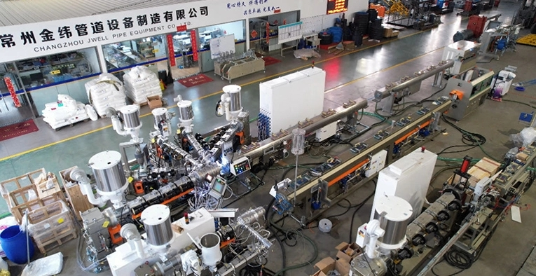 plastic pipe extruder
